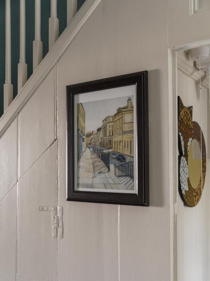Impeccable 4-Bed Apartment in Bath - 3