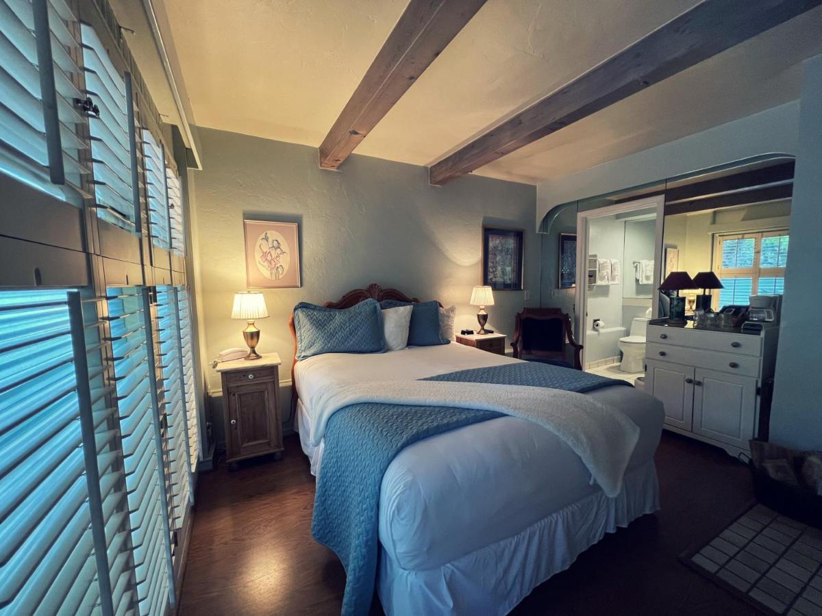 Carmel Garden Inn — photo 20
