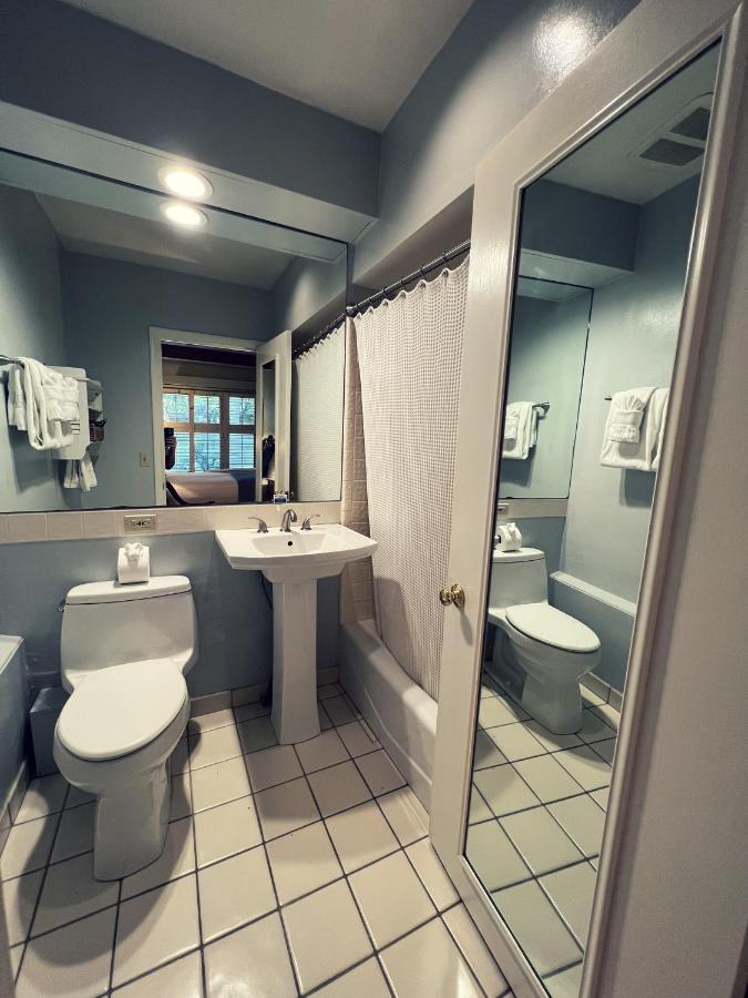 Carmel Garden Inn — photo 2