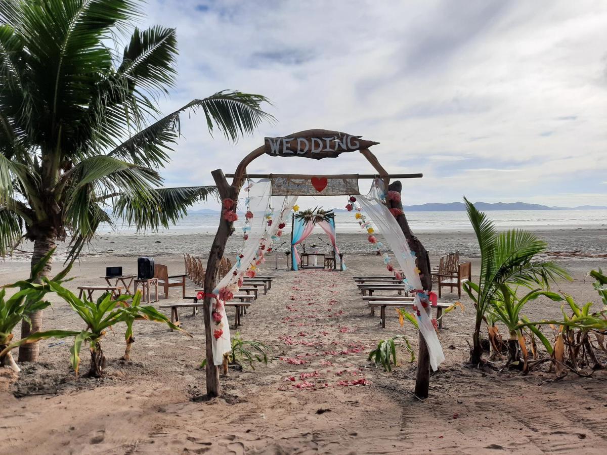 Beach: Eastwind Beach Club- El Nido