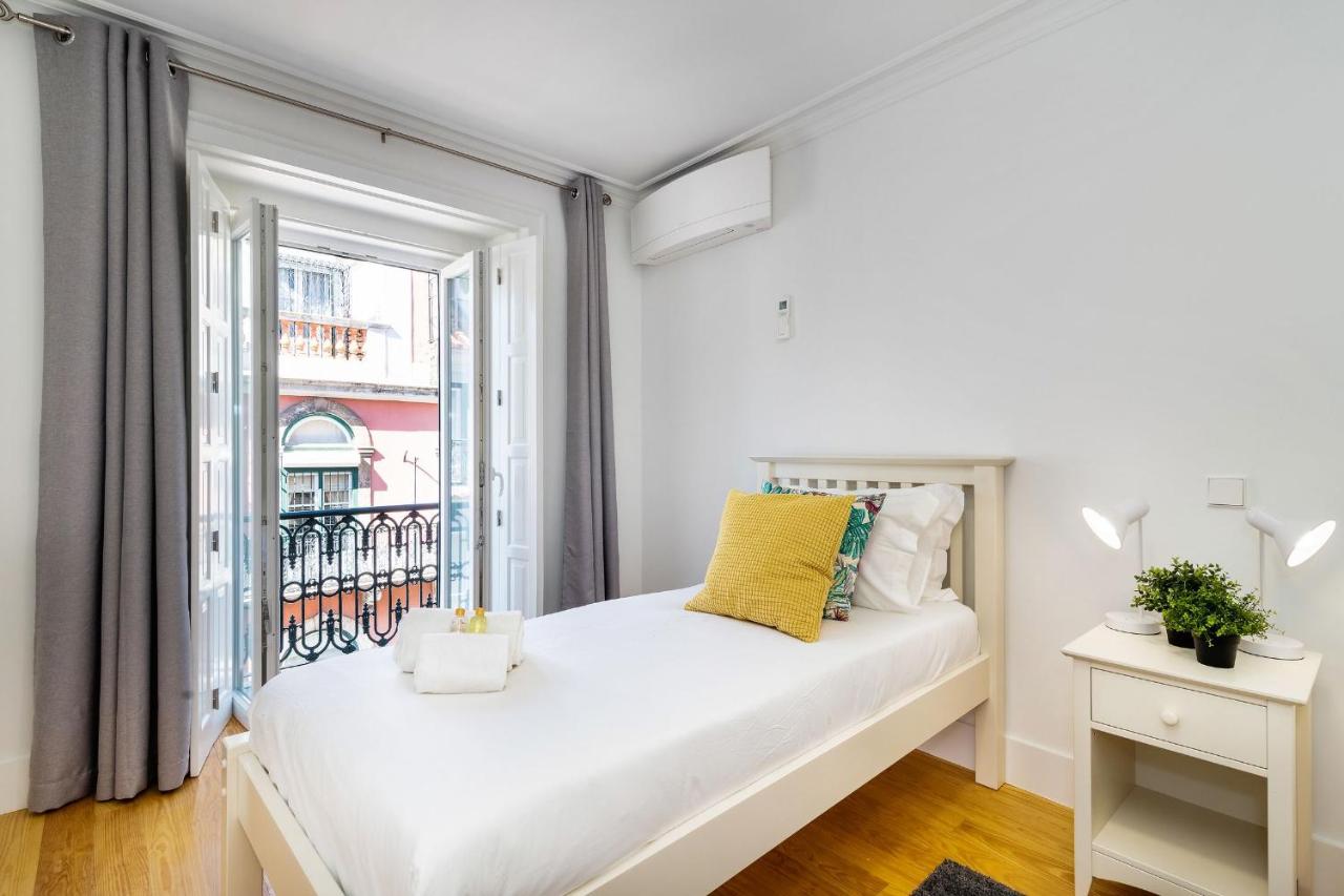 Stunning 2BDR Apartment in Chiado by LovelyStay - 2