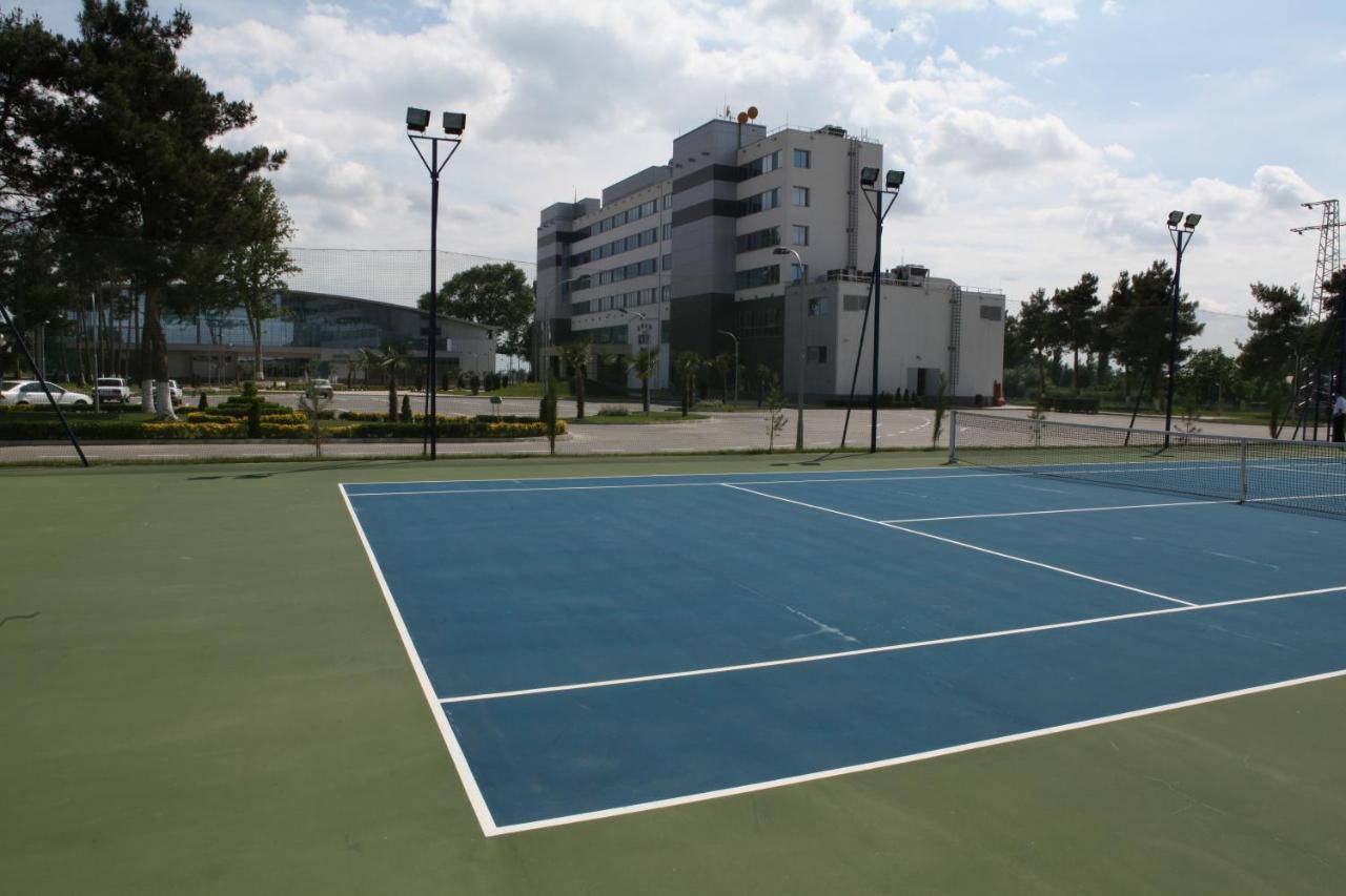 Tennis court: Kur Hotel
