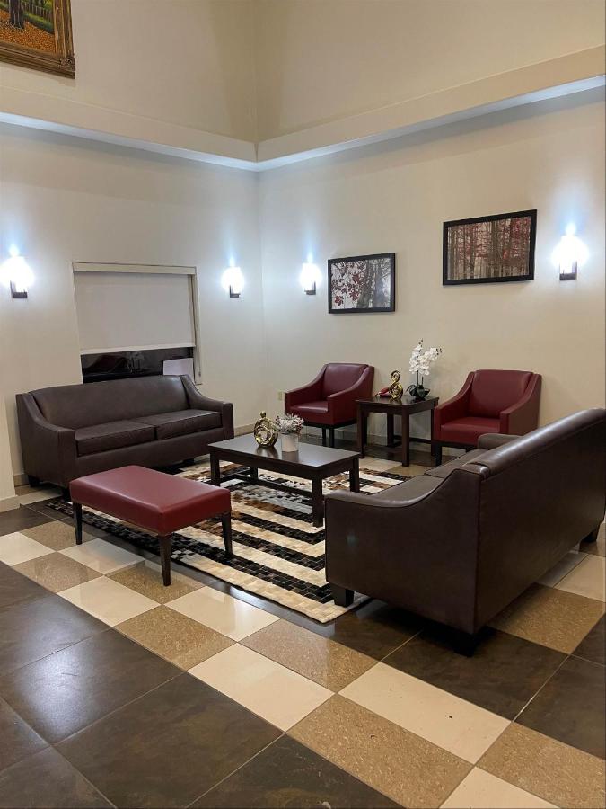 Budget Inn Of Melvindale — photo 13