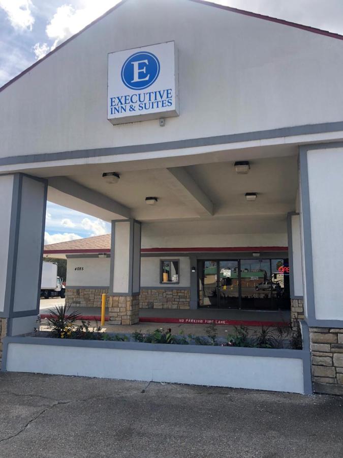 Executive Inn & Suites — photo 9