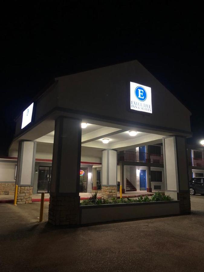 Executive Inn & Suites — photo 15