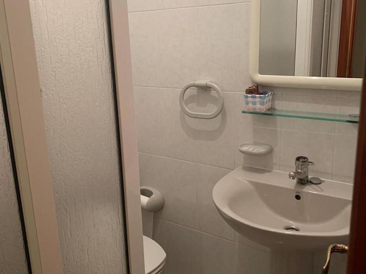 Guesthouse Hostal restaurante Seoane, Vilar de Abajo, Spain ...