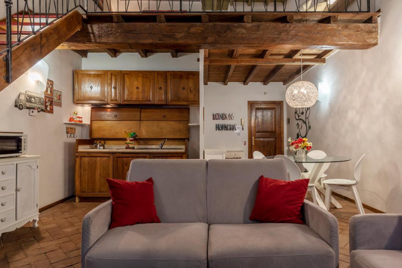 GuestHost - Foro Romano Stylish and Central Apartment - 4