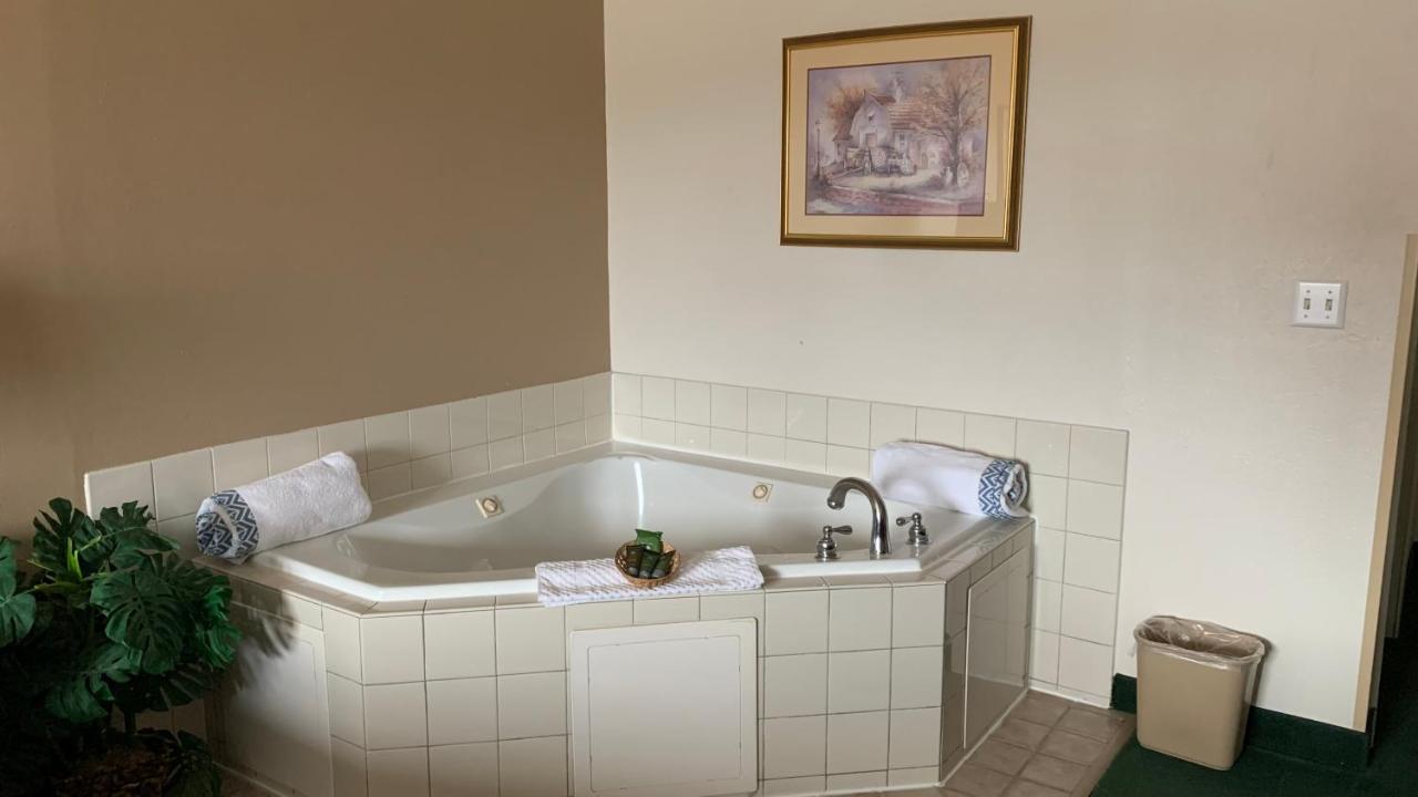 Fairbridge Inn and Suites - Miles City — photo 17