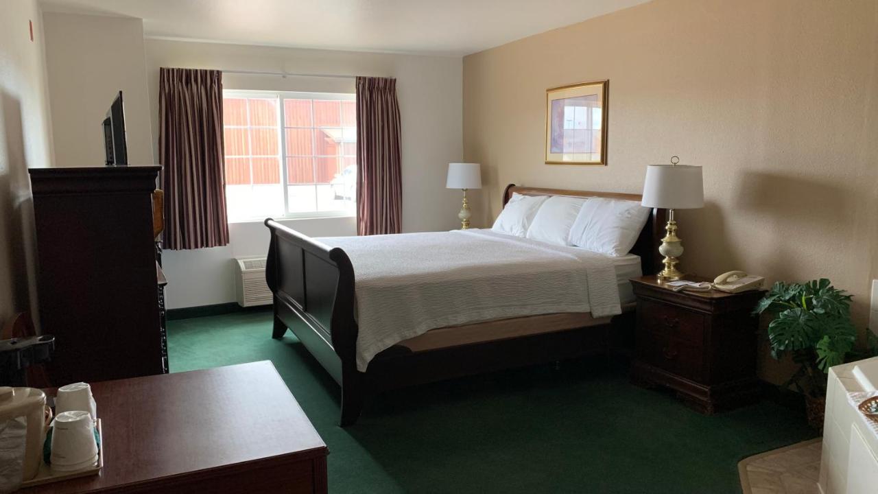 Fairbridge Inn and Suites - Miles City — photo 16