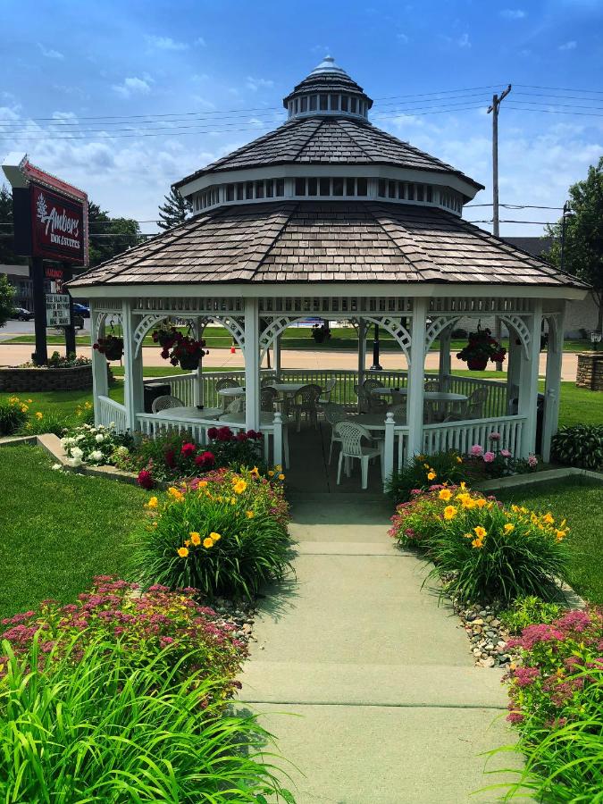 Amber's Inn and Suites — photo 12