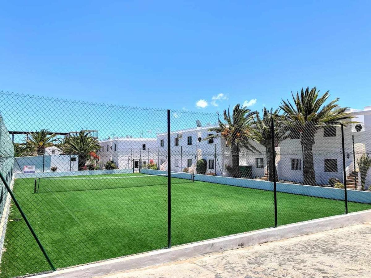 Tennis court: SINFONIA Residential San Valentin Corralejo