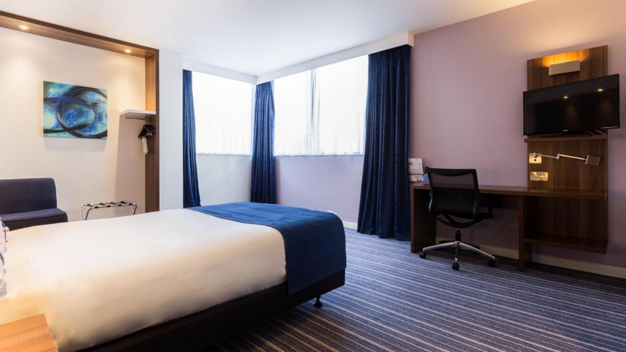 Holiday Inn Express LICHFIELD - Laterooms