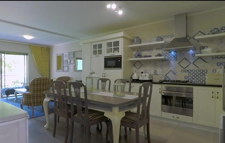 Century City Mayfair Luxury Apartments - 3