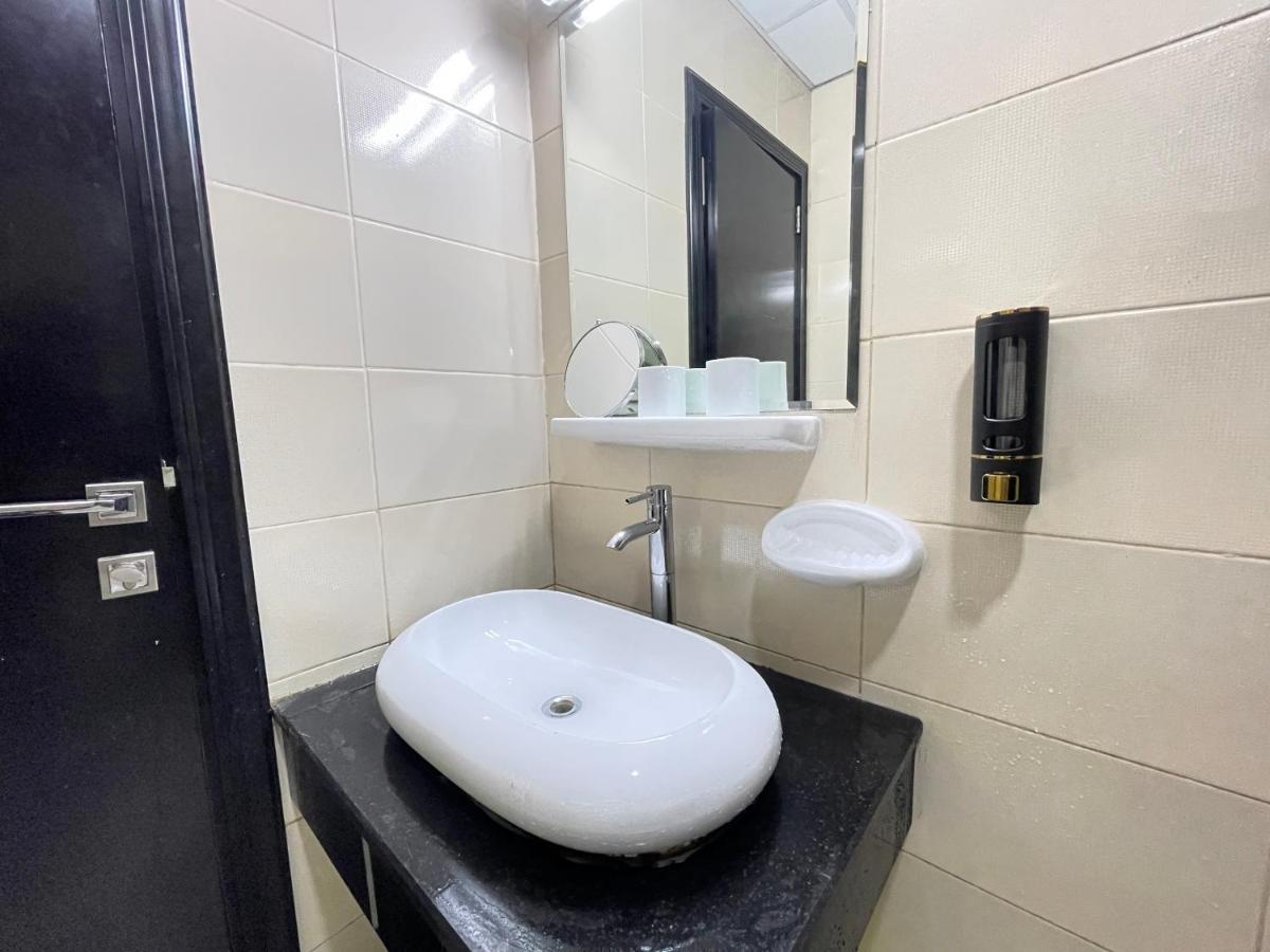 Private gorgeous Room with Marina view with Shared Kitchen in Shared Apartment - 3