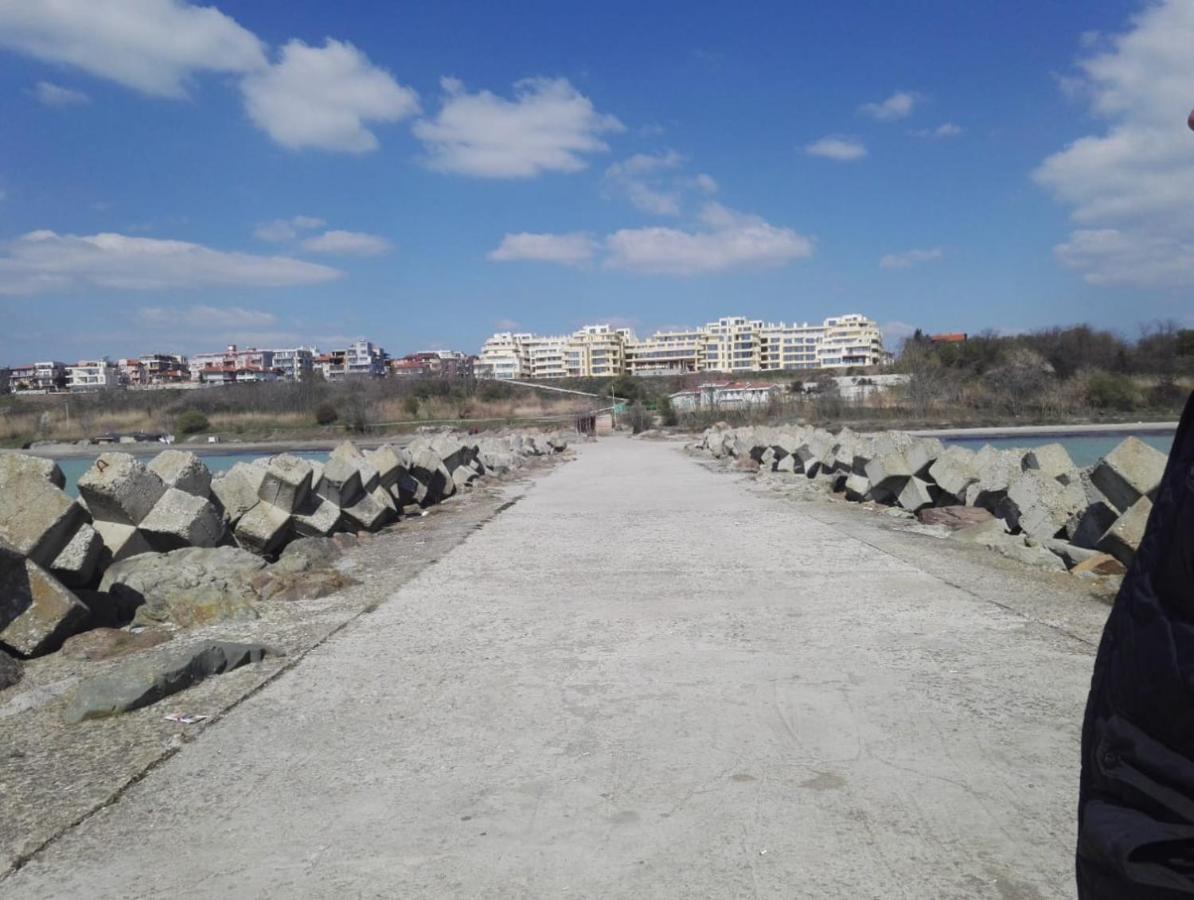 Beach: Apartments Sarafovo