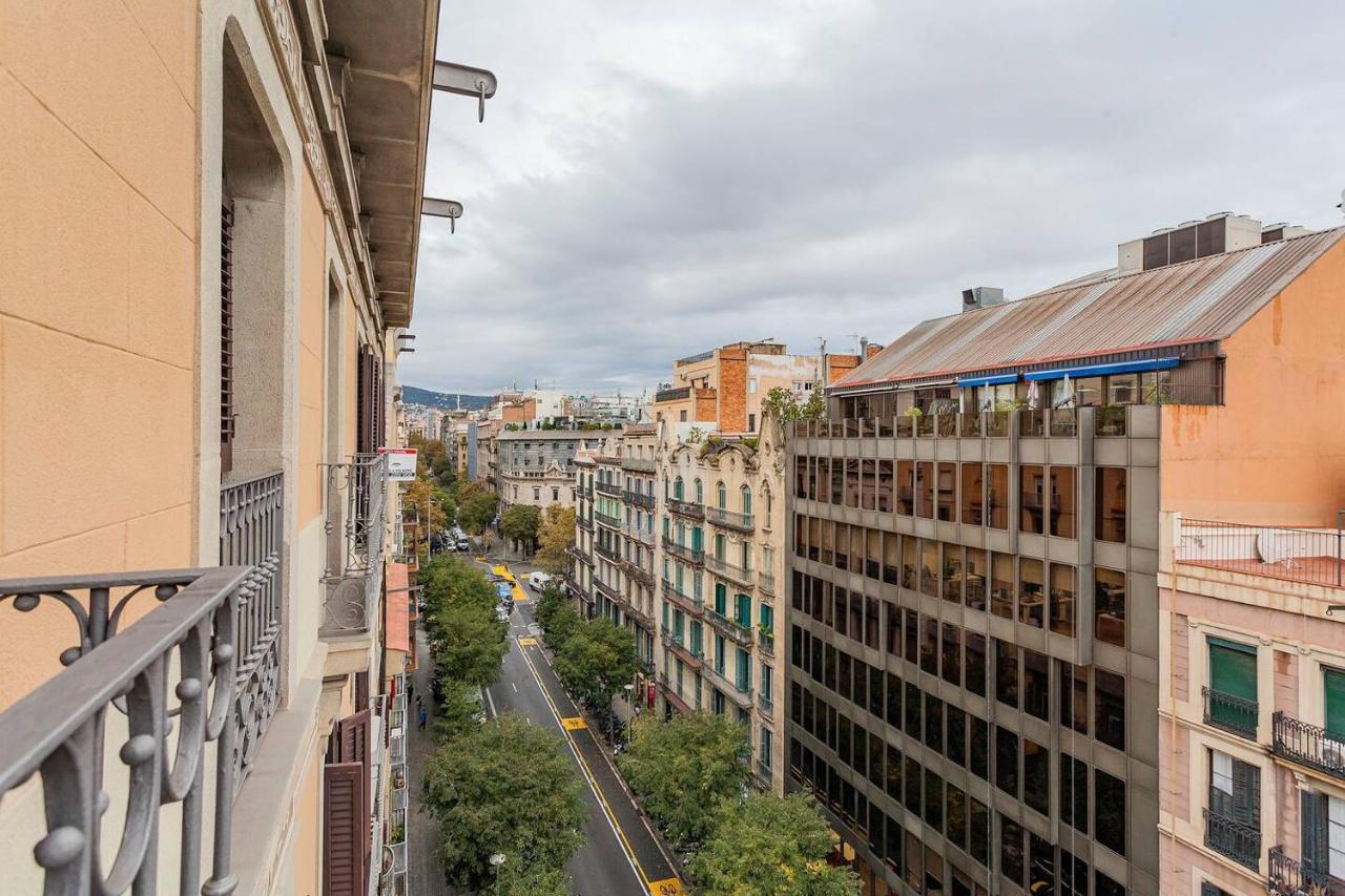 Beautiful 5-Bed Apartment in Barcelona (ESP Barselona ...