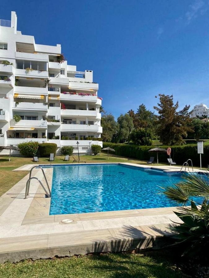 Guadalmina Suite Apartment, Golf and Big Pool, Marbella ...