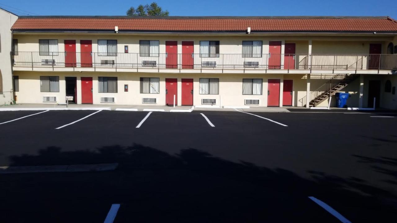 Royale Inn Motel — photo 8