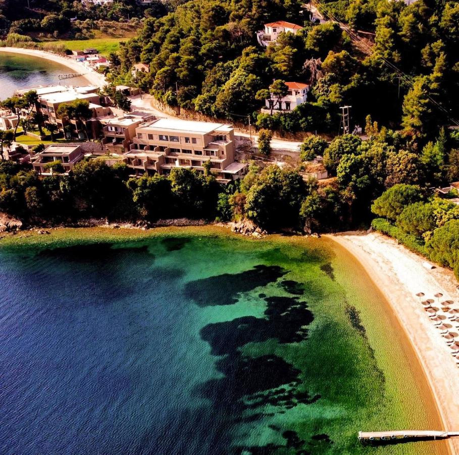 Cape Kanapitsa Hotel & Suites 