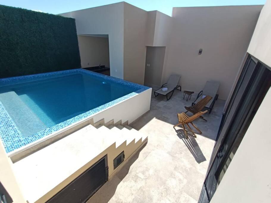 Rooftop swimming pool: 3 Bedroom PH - PRIVATE POOL - Gym & Cinema
