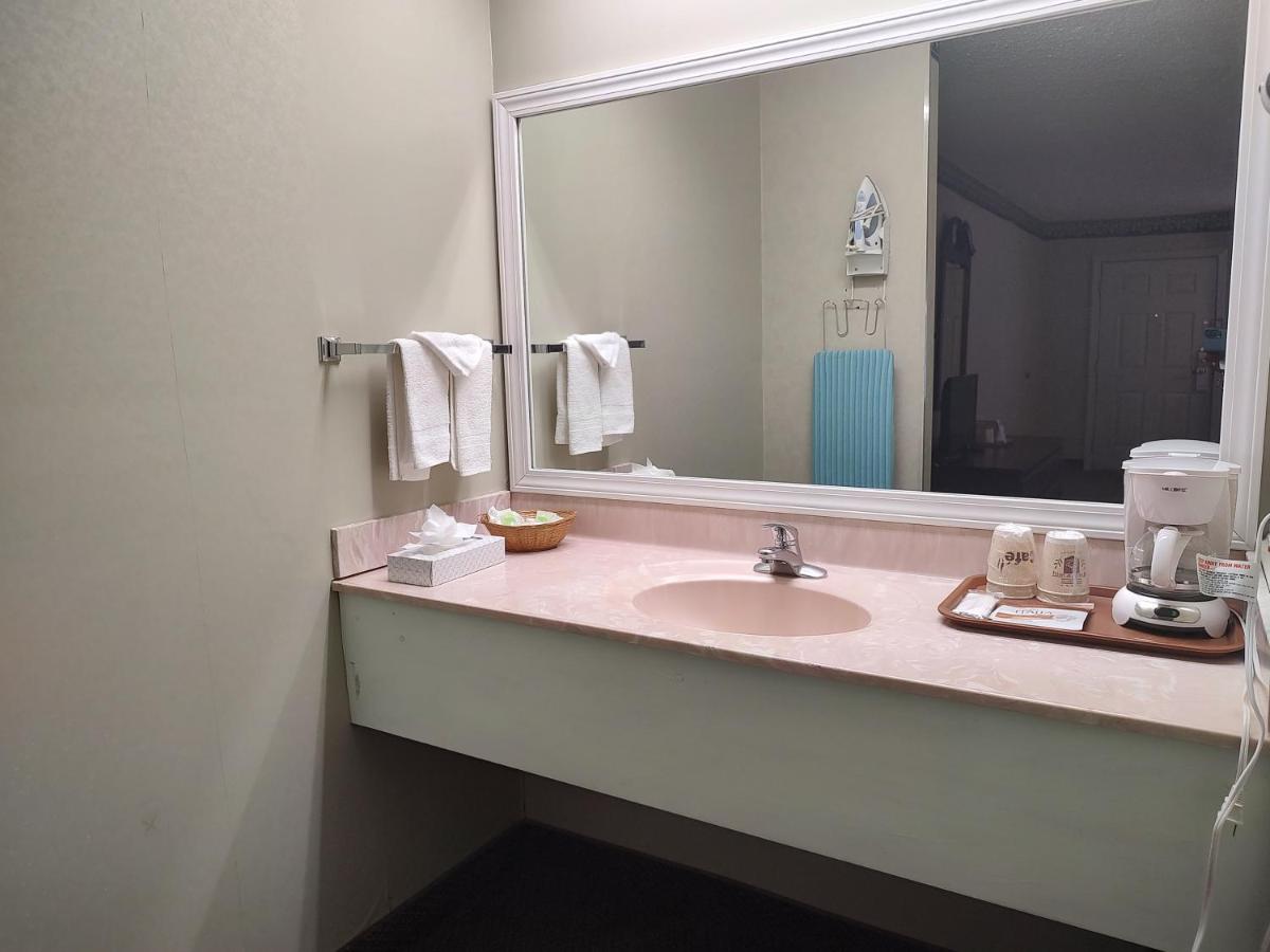 Hilltop Inn — photo 12