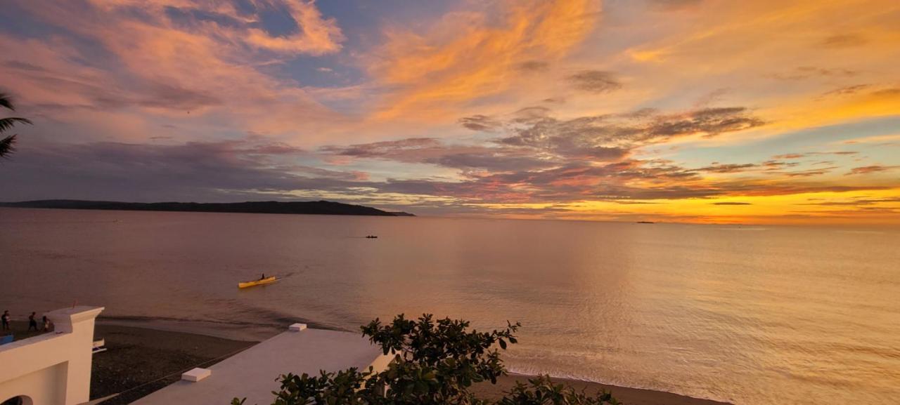 Beach: Beachfront Bed & Breakfast
