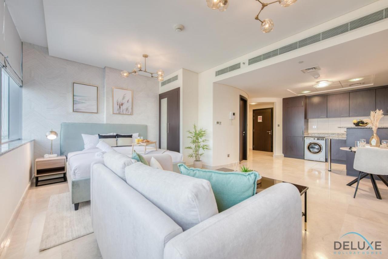 Great Value Stylish Studio with Pool & Stunning Views by Deluxe Holiday Homes - 5