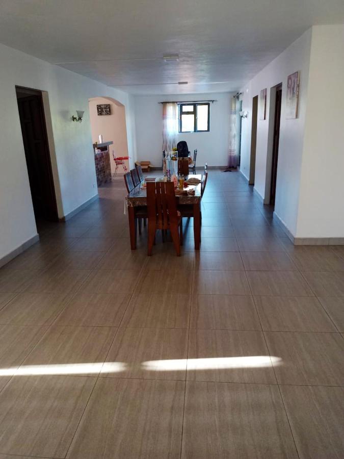 Enchanting Bungalow in Chemin Grenier with Jacuzzi and Garden - 3