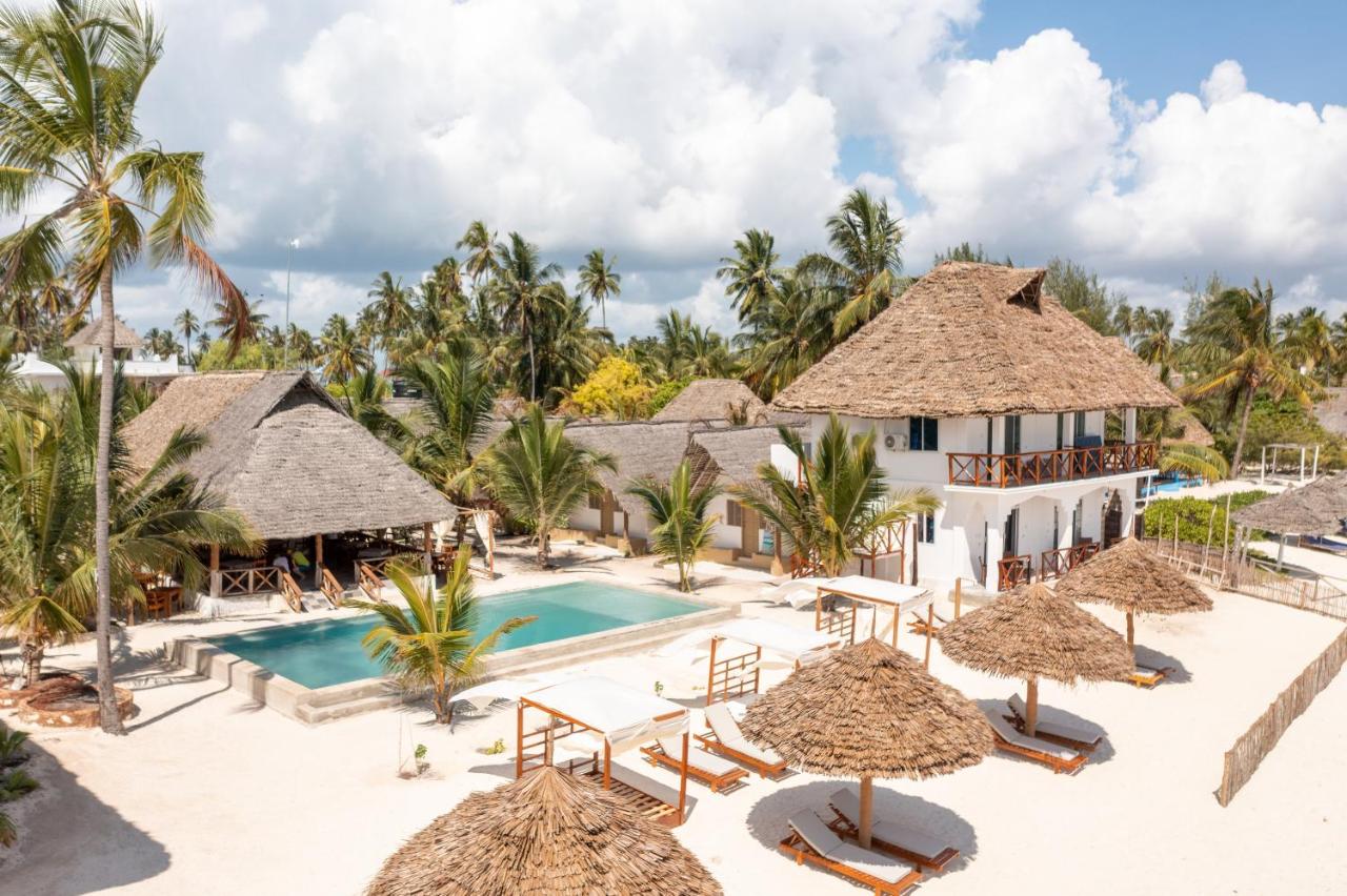 Image: Cinnamon Hotel