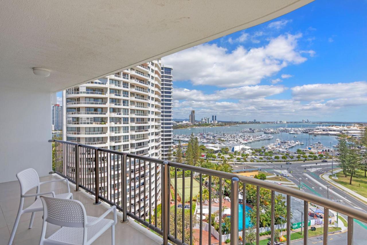 De Ville Apartments photo