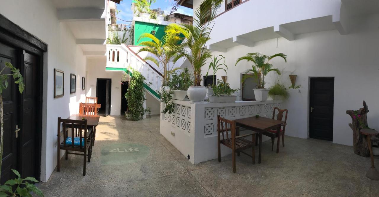 Image: zLife Stone Town