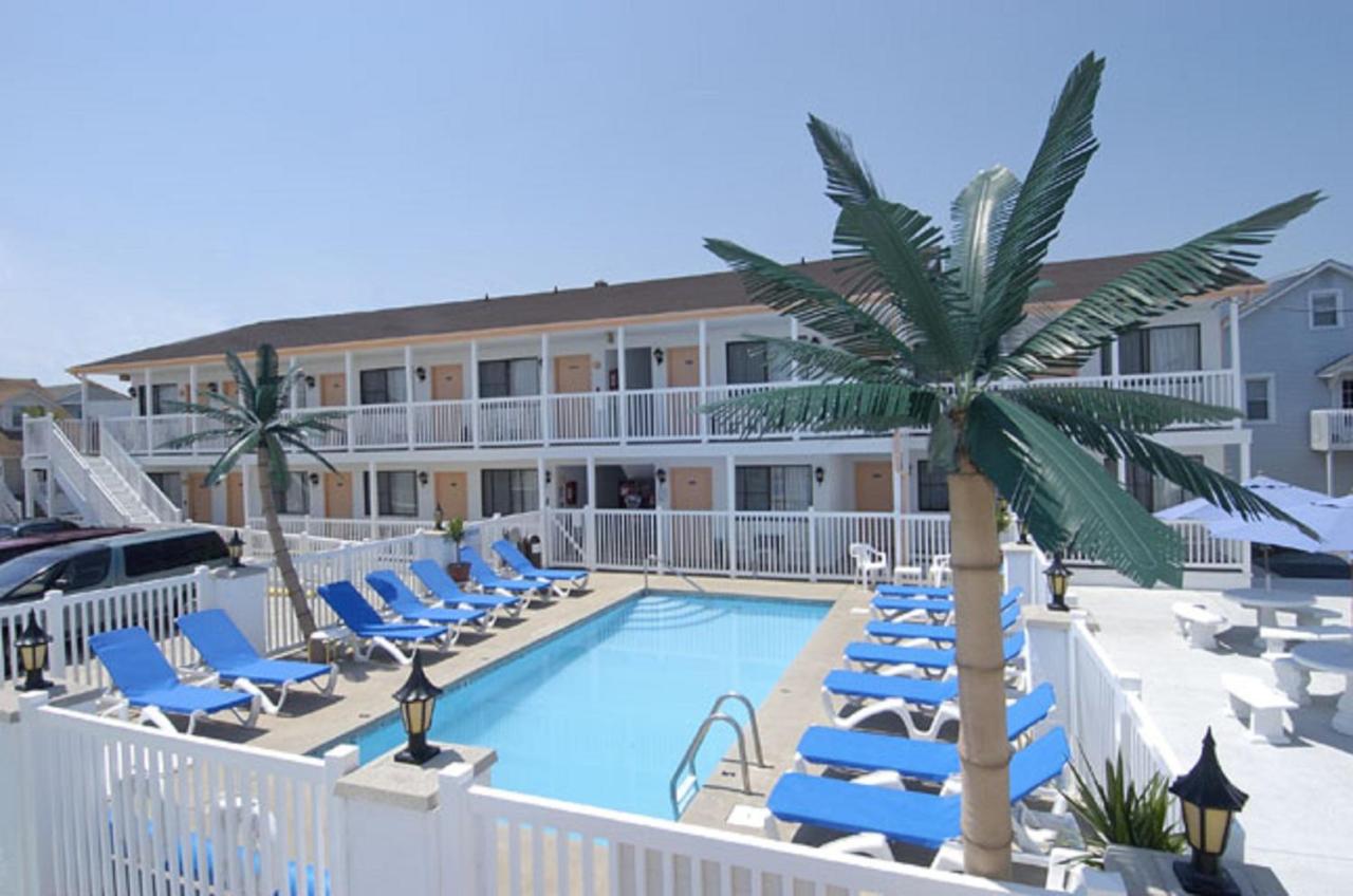 Daytona Inn and Suites — photo 15