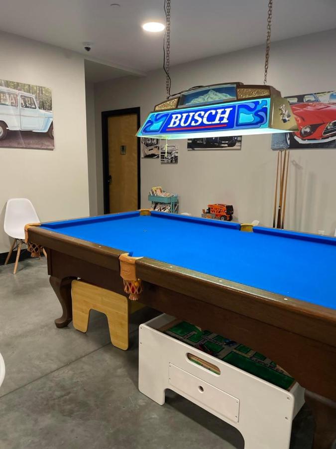 Sleep Pod 8 Near Skiing Biking باسيفيك أحدث أسعار 2022 Sleep Pod 8 Near Skiing Biking, Busch Beer Pool Table Lights