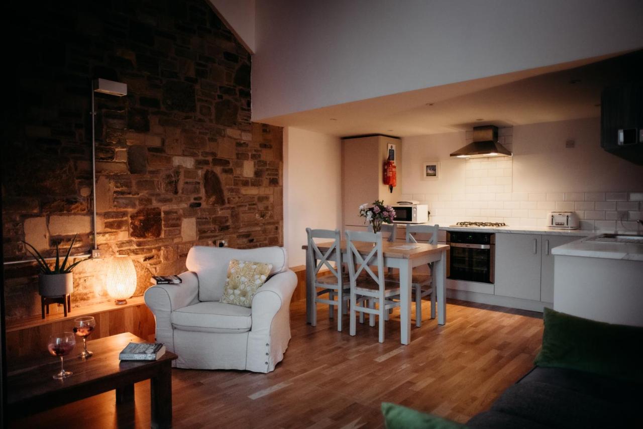 Rossendale Holiday Cottages - Laterooms