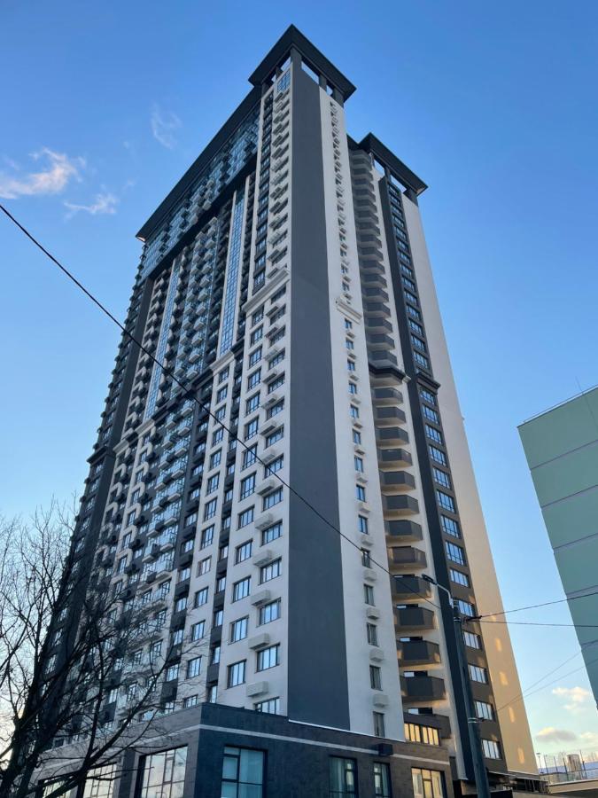 VICTORY-21 APARTMENT CENTeR З ЕЛЕКТРОГЕНЕРАТОРОМ