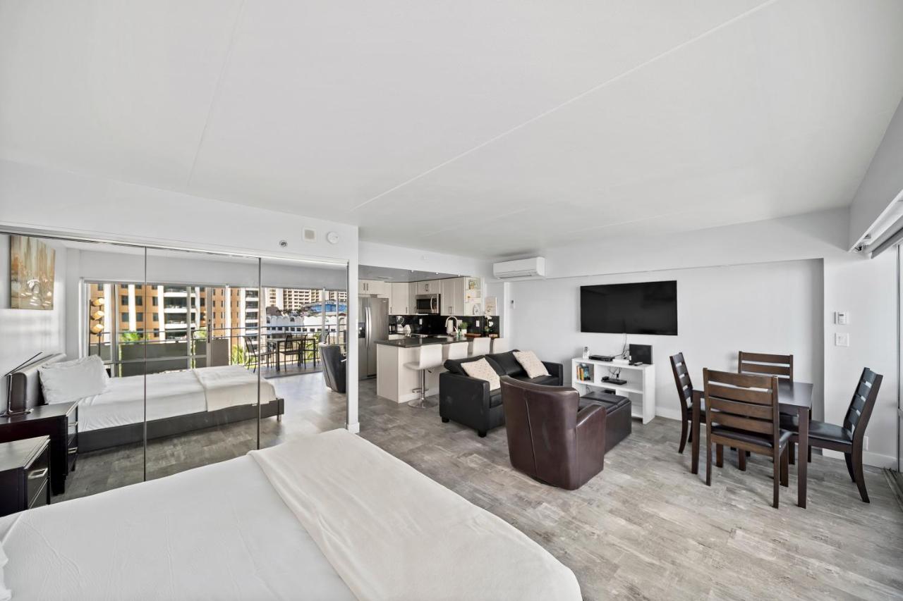 Ilikai Tower 642 Lagoon View 1BR photo