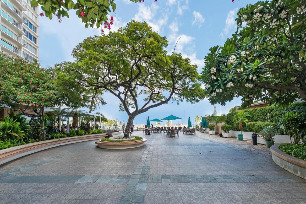 Ilikai Tower 642 Lagoon View 1BR photo