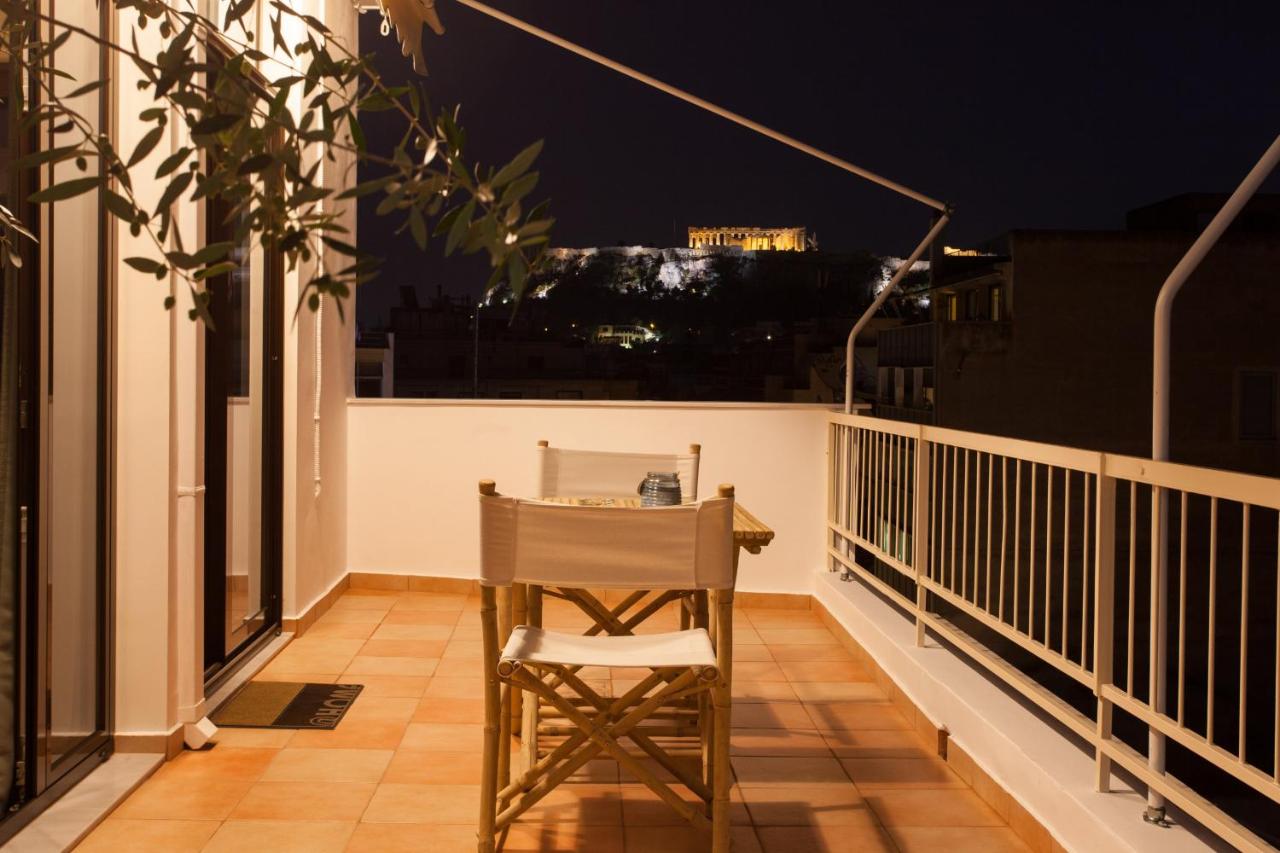 Explore Nightlife Near an Apartment With an Acropolis View - 4