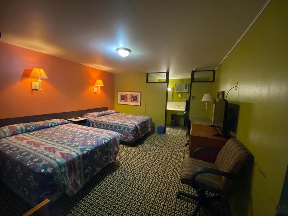 Lincoln Motel — photo 12