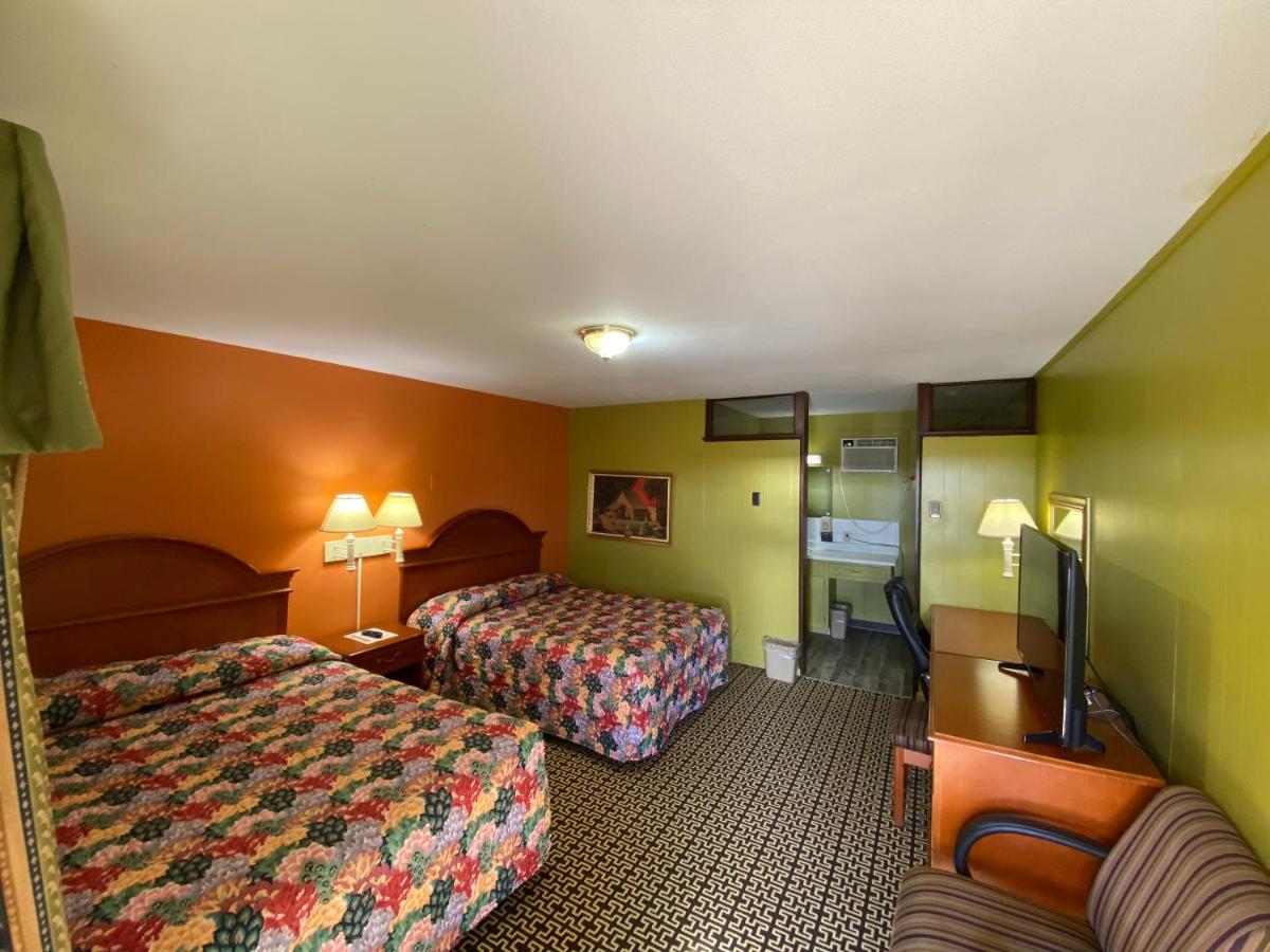 Lincoln Motel — photo 2