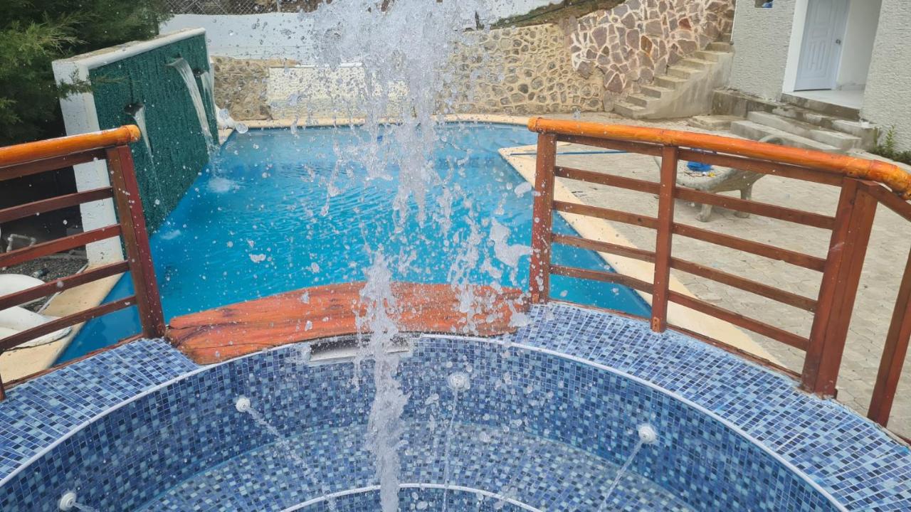Heated swimming pool: Los Altos de Constanza