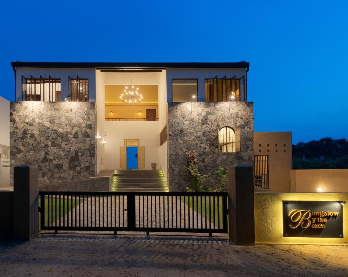 Image: Bungalow By The Beach