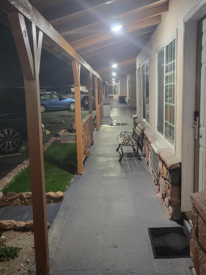 Town House Motel — photo 14