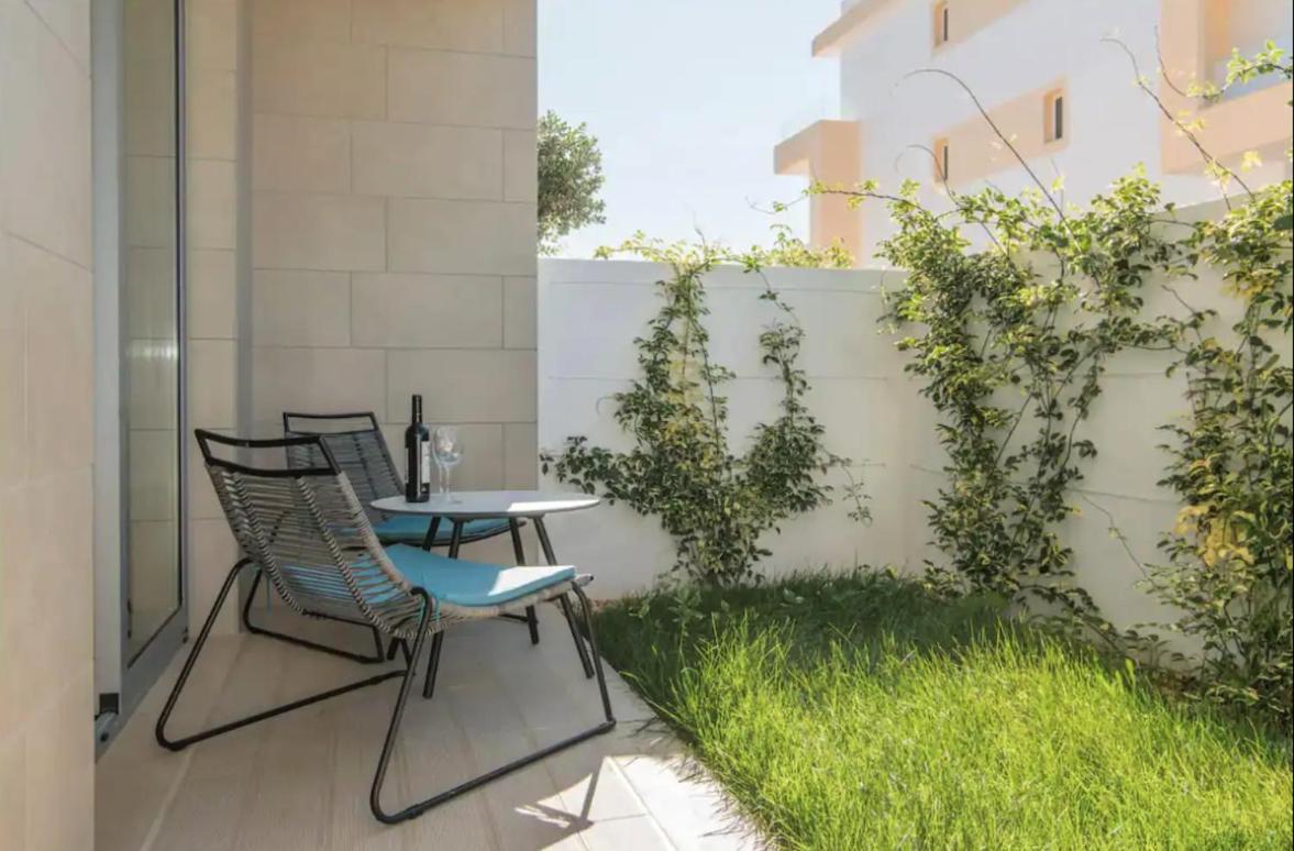 ZENTUNI Ocean front - 2