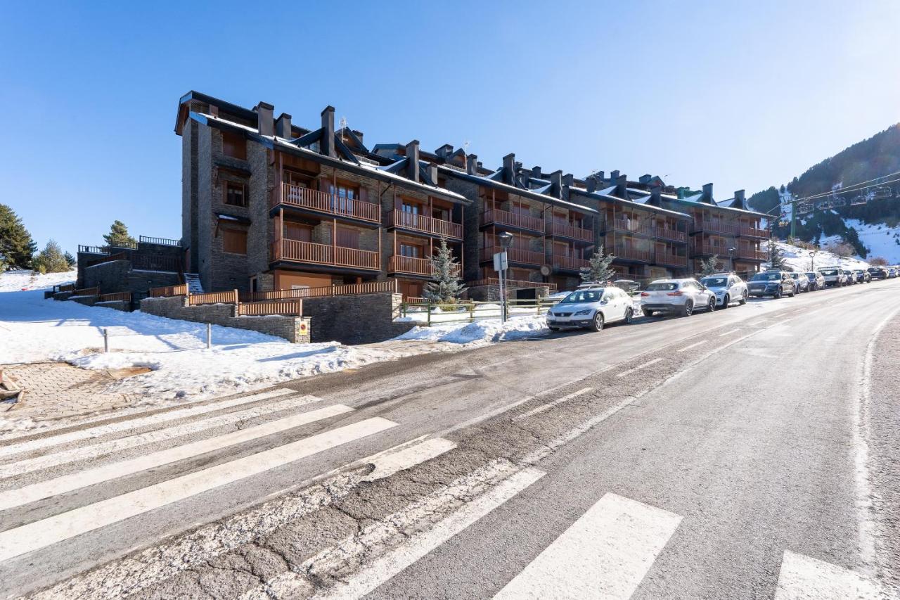 Pie de pistas FontCanaleta LaMolina, La Molina – Precios ...