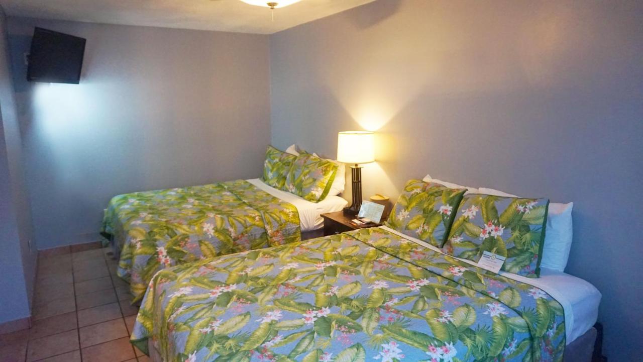 Upper Deck Hotel and Bar - Adults Only — photo 8