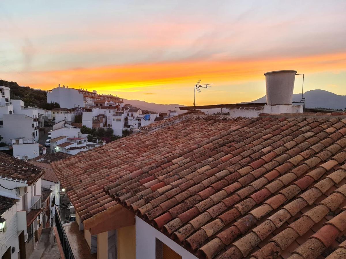 Authentic Charming Spanish Casa over 100 years old, Guaro ...