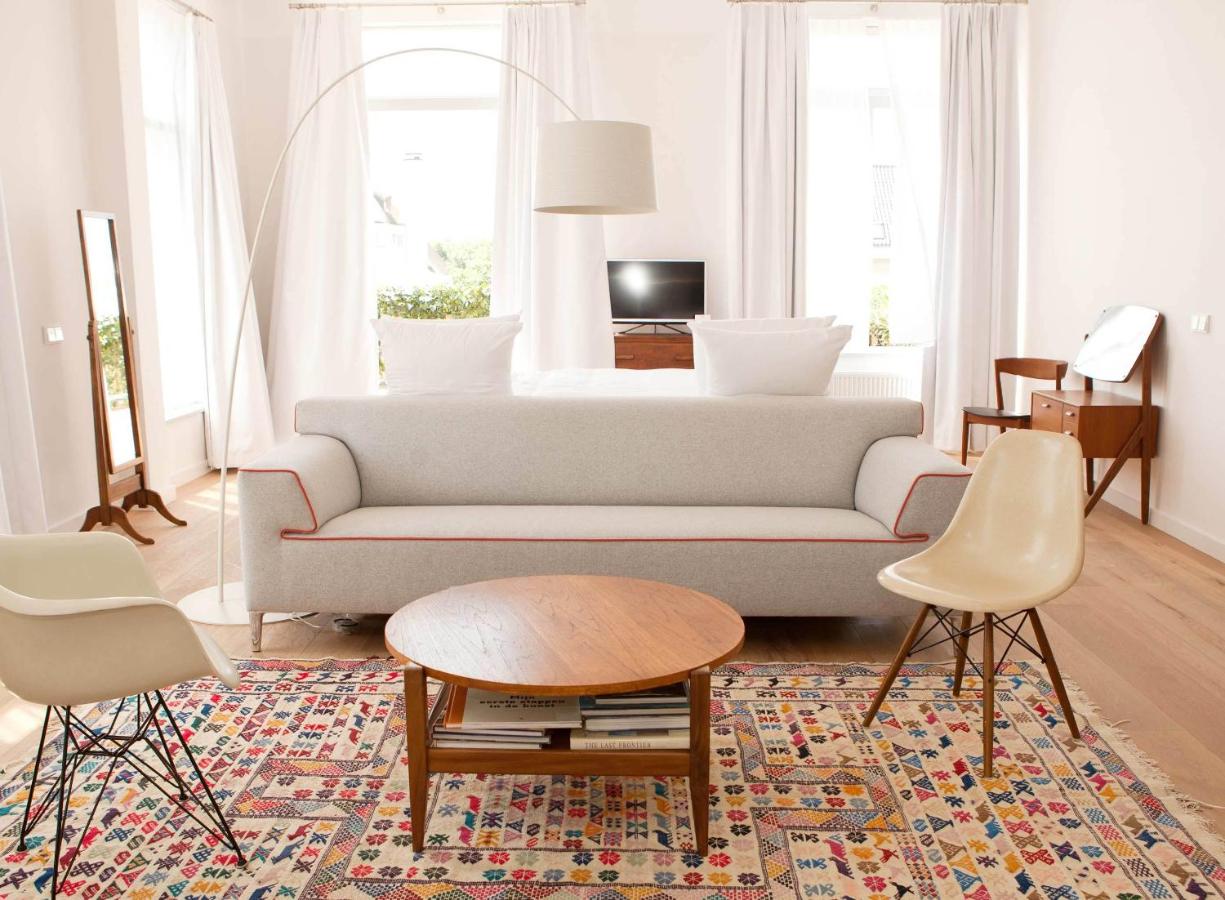 Een zitgedeelte bij Vesper Hotel