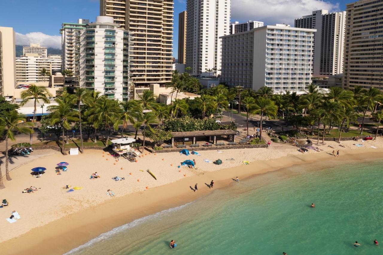 Beach: Aston Waikiki Circle Hotel