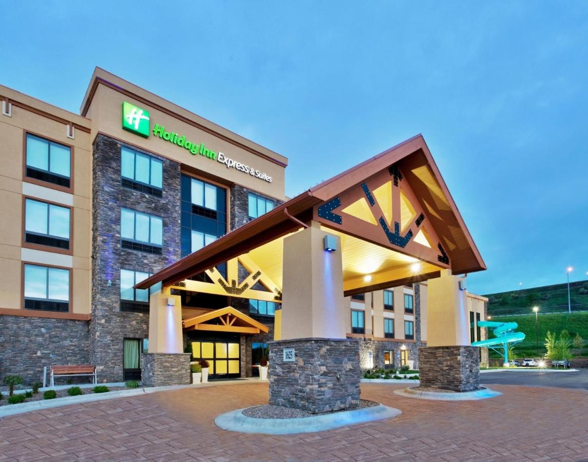 Water park: Holiday Inn Express and Suites Great Falls, an IHG Hotel